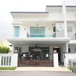 Vmv Senibong Villa